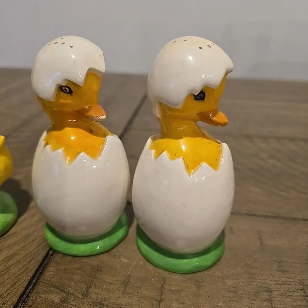 Vintage Hatching Easter Baby Chicks Salt and Pepper Shakers Kitschy